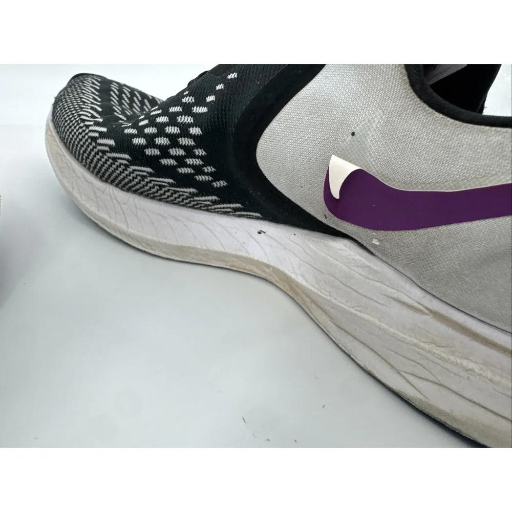 Women's Nike Zoom Winflo 6 Size 9 AQ8228-006‎